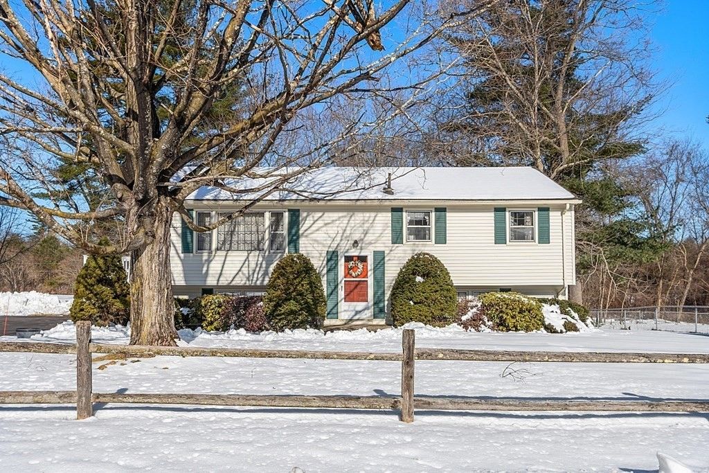 20 Haskell Rd, Pepperell, MA 01463