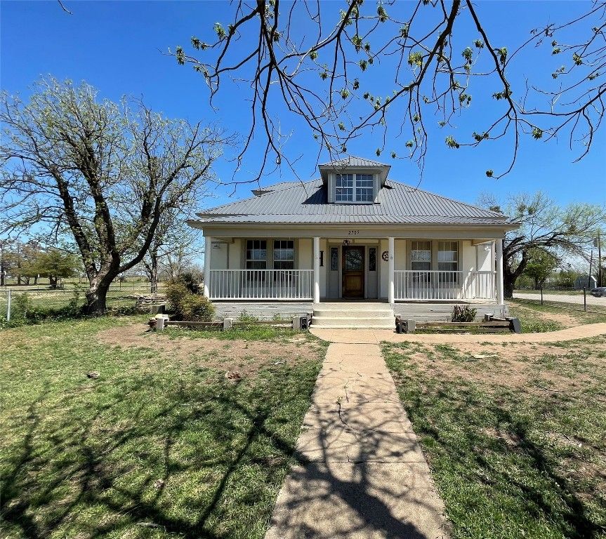 2705 Guadalupe St, Coleman, TX 76834