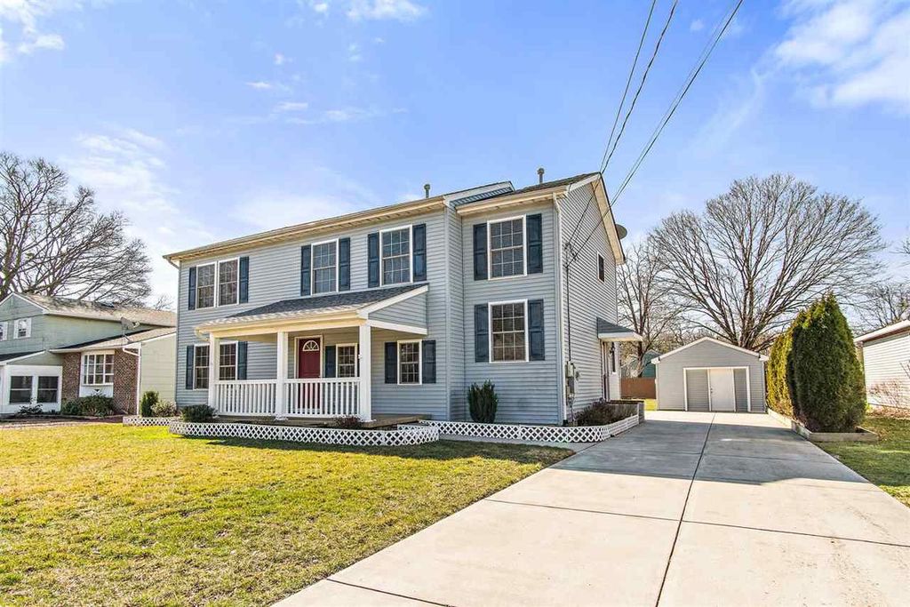 305 Hand Ave, Cape May Court House, NJ 4 Bed, 2 Bath SingleFamily