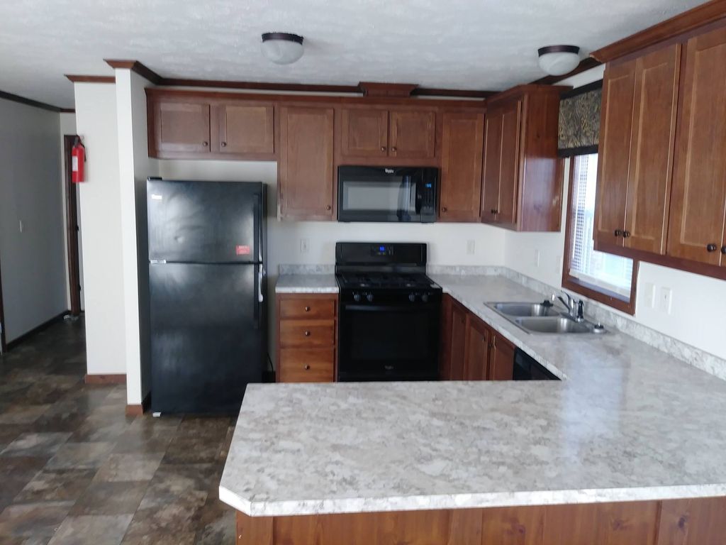 4020 County Farm Rd #458, Jackson, MI 49201