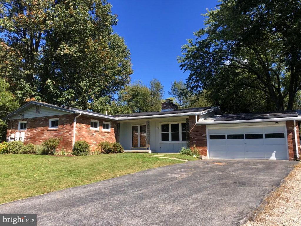 25 Sunnyview Ct, Germantown, MD 20876