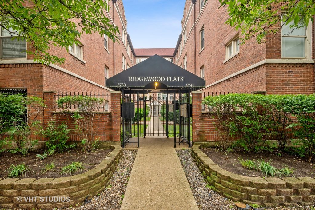 5745 N Ridge Ave #3W, Chicago, IL 60660