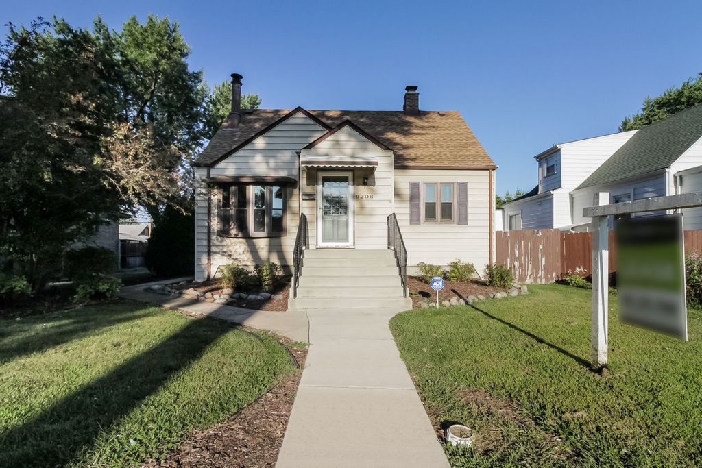 9206 S 50th Ave, Oak Lawn, IL 60453