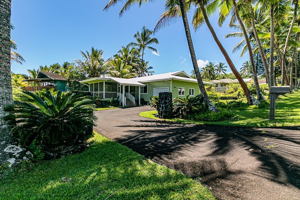 15-111 Kahakai Blvd, Pahoa, HI 96778