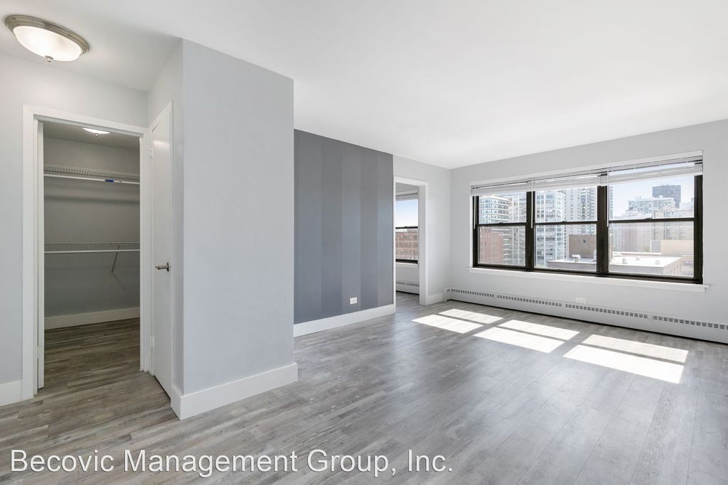 5858 N Sheridan Rd, Chicago, IL 60660