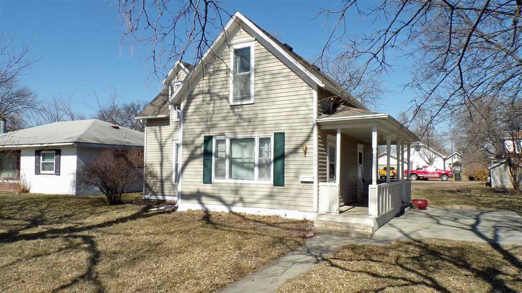 1612 7th St, Columbus, NE 68601