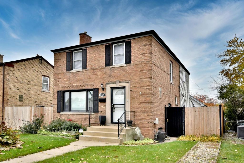 2420 Oak St, Franklin Park, IL 60131
