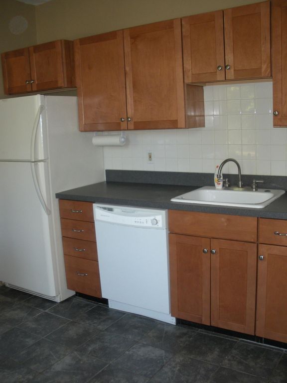 233 Moore St, Moorestown, NJ 08057