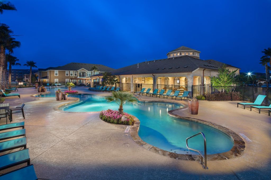 625 Creekside Way, New Braunfels, TX 78130