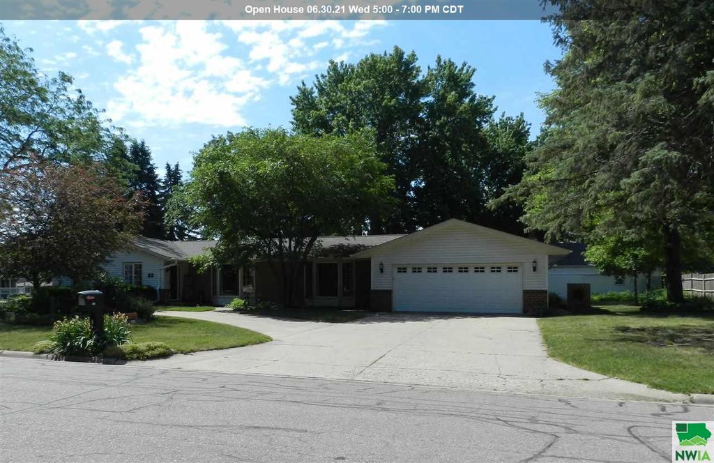 83 13th St SE, Sioux Center, IA 51250 Trulia