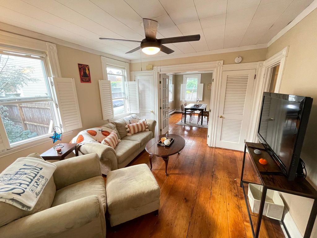 6 Upham St #1, Salem, MA 01970