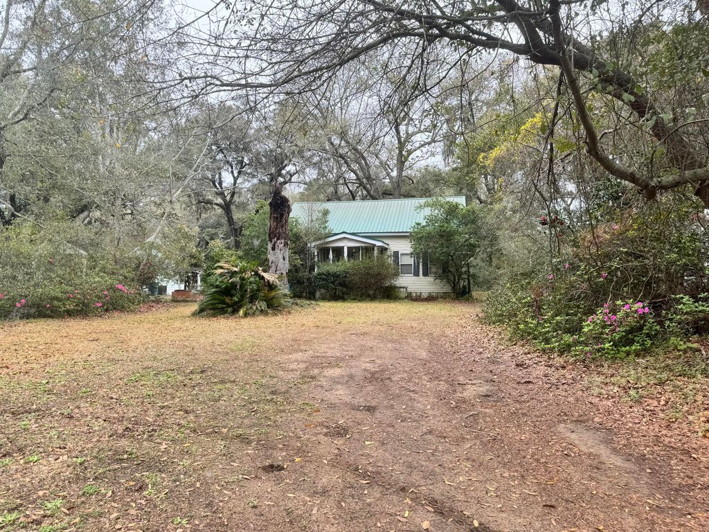 2075 River Rd, Johns Island, SC 29455 See Estimated Value