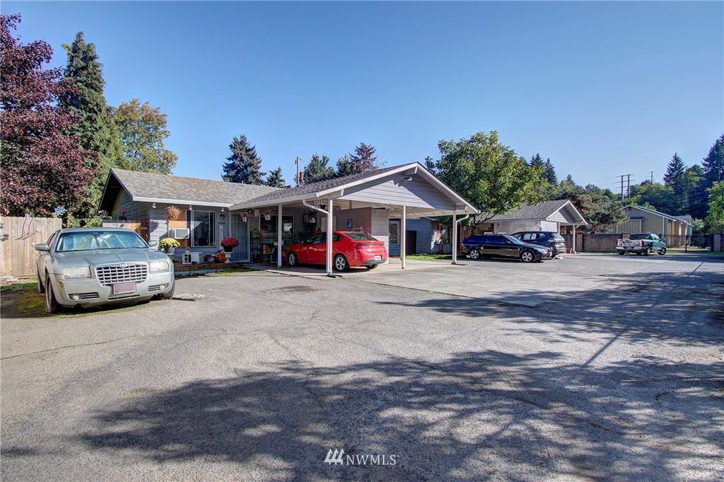 4208 E 17th St, Vancouver, WA 98661
