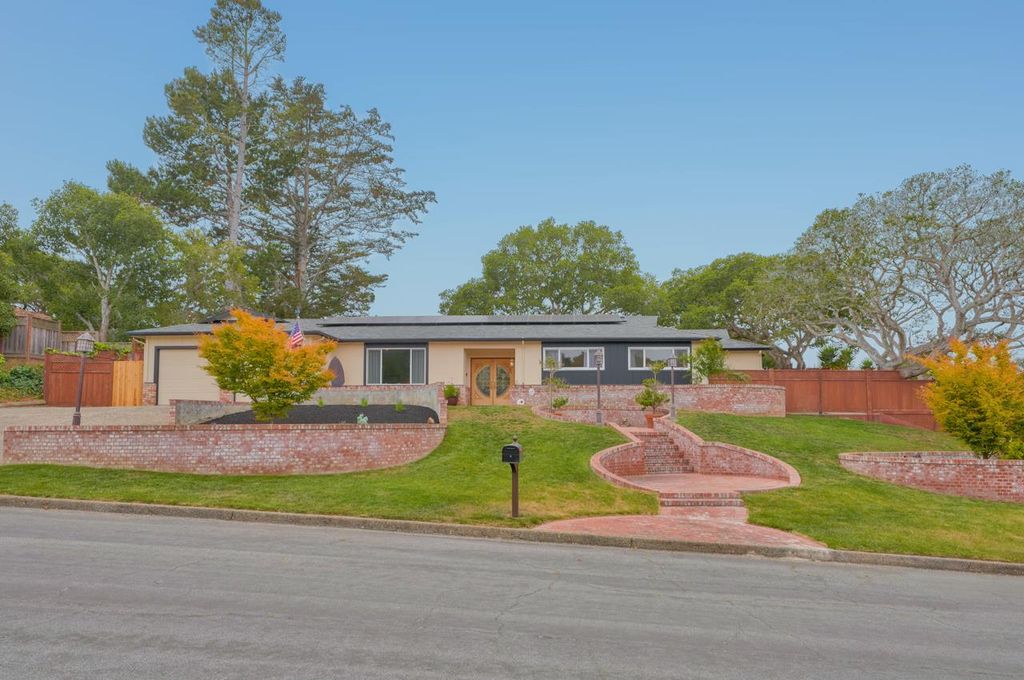 9575 S Century Oak Rd, Salinas, CA 93907