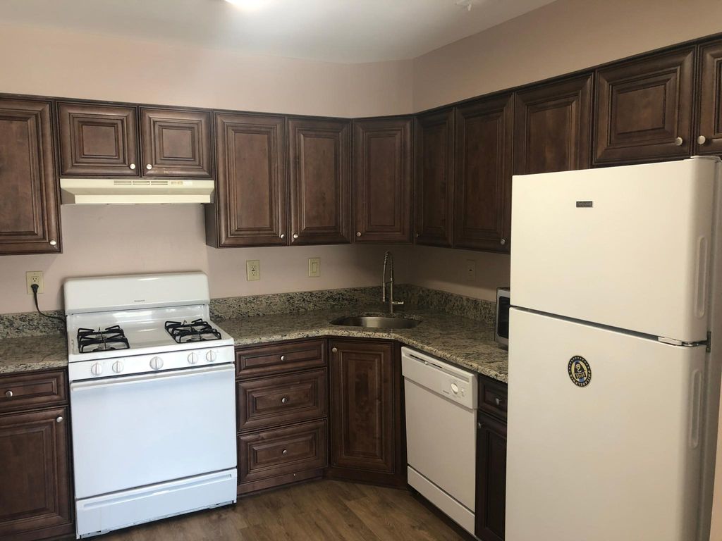 1103 Yarmouth Ln, Mount Laurel, NJ 08054