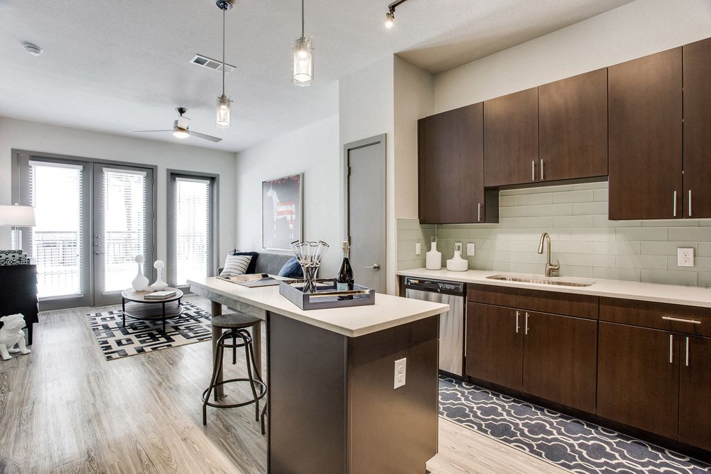 3650 Cedarplaza Ln, Dallas, TX 75209