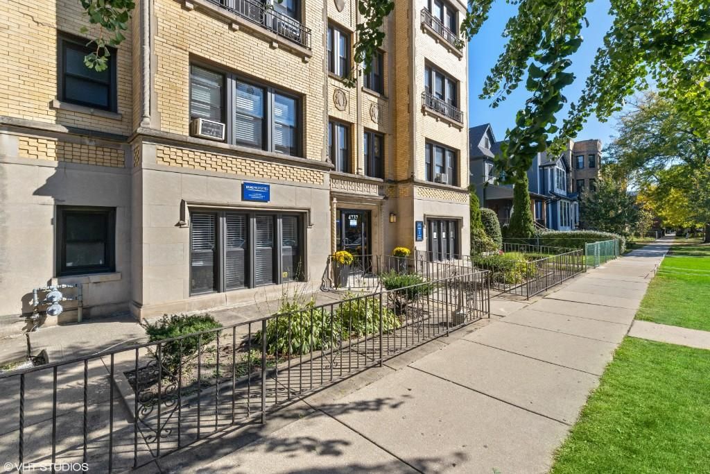 4737 N  Hermitage Ave  #201, Chicago, IL 60640