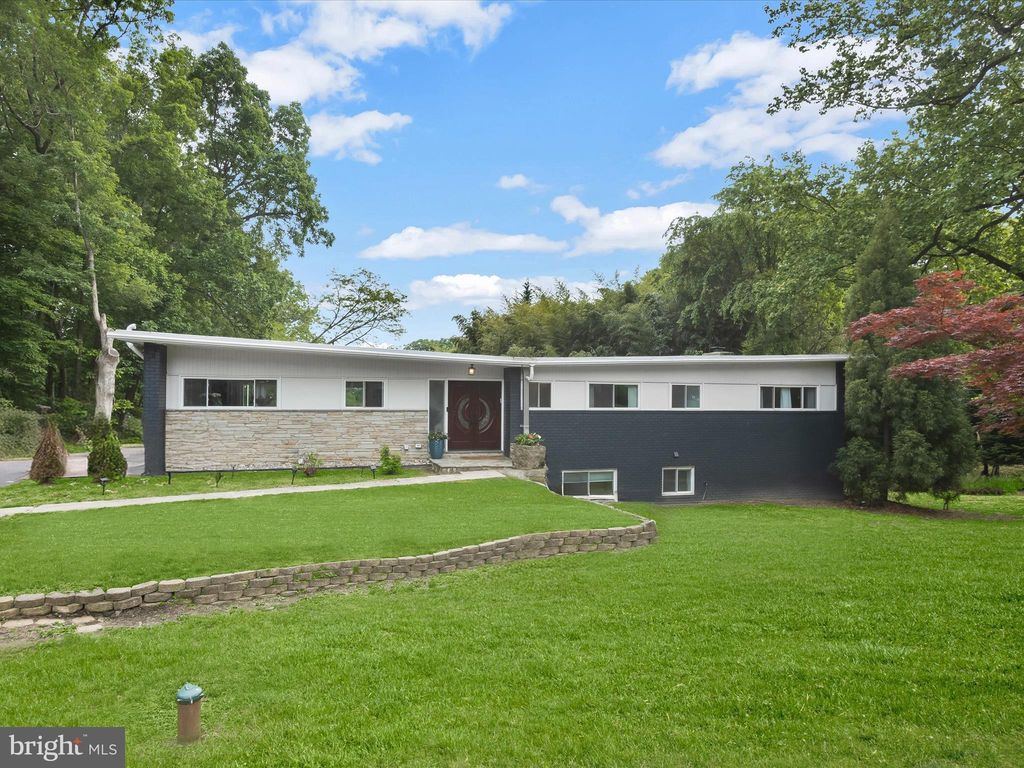 2807 Old Court Rd, Pikesville, MD 21208