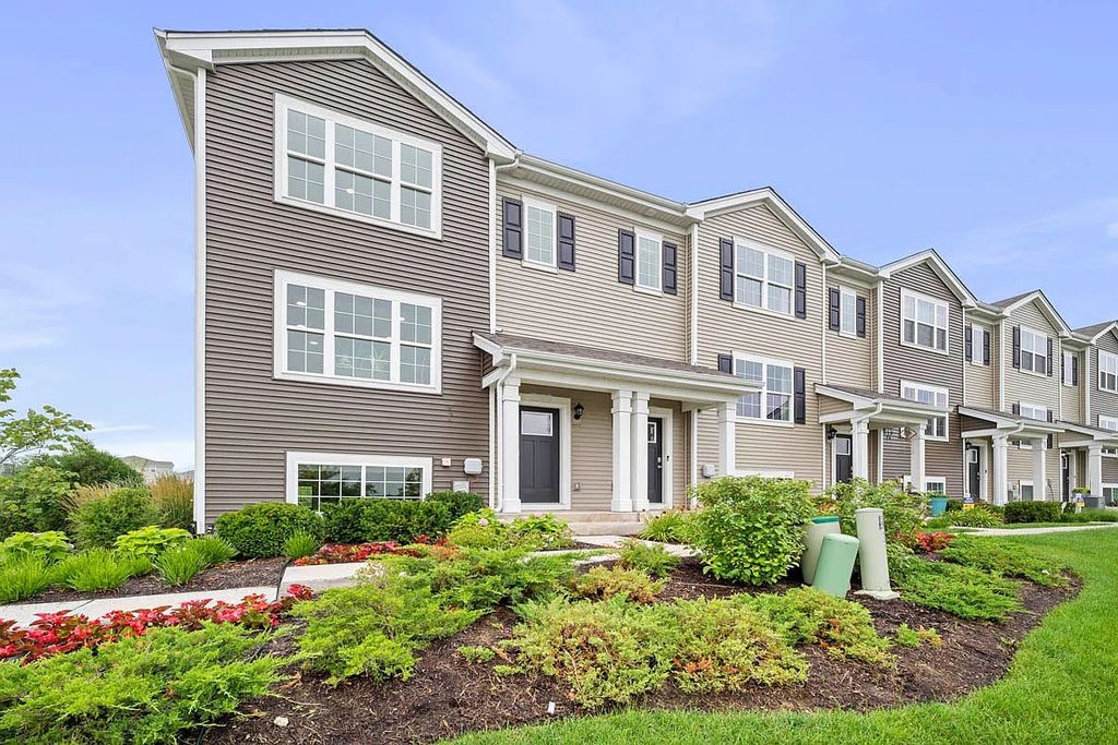 2340 Alison Ave 2340, Hampshire, IL 60140 Townhouse for Sale
