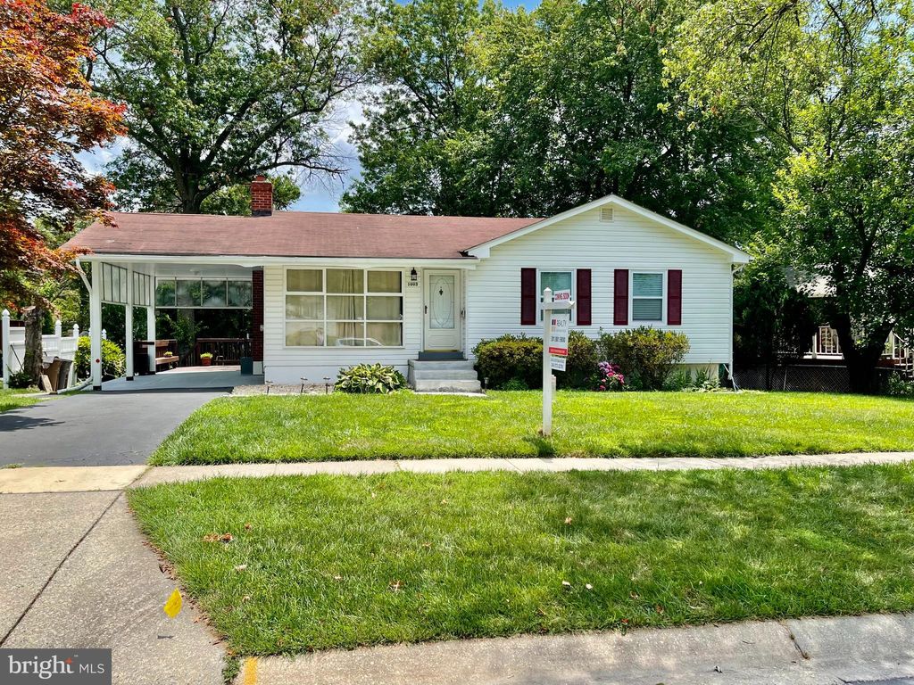 1003 Neal Dr, Rockville, MD 20850