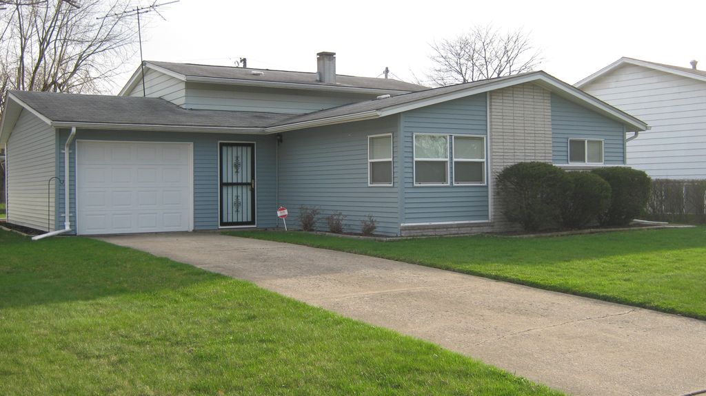 957 W 69th Pl, Merrillville, IN 46410