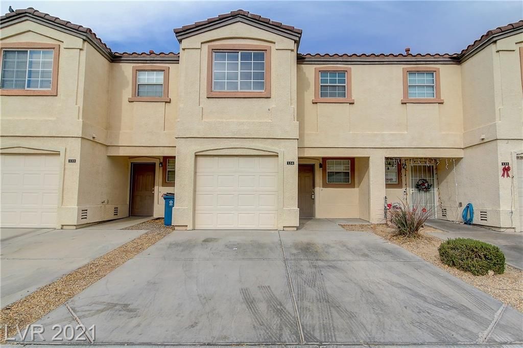5330 E Charleston Blvd 134, Sunrise Manor, NV 89142 3 Bed, 3 Bath