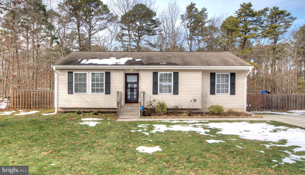209 Carver Ave, Egg Harbor Township, NJ 08234
