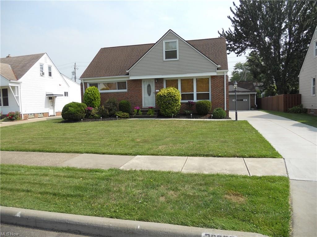 30208 Oakdale Rd, Willowick, OH 44095