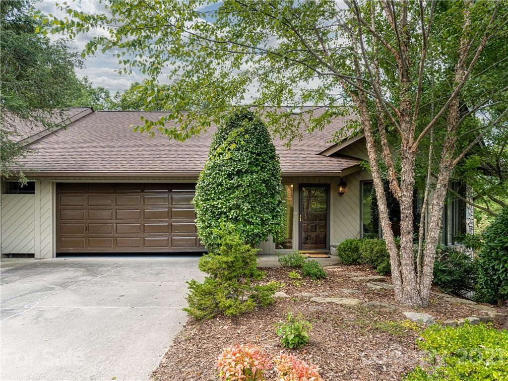 2102 Timber Pl, Asheville, NC 28804