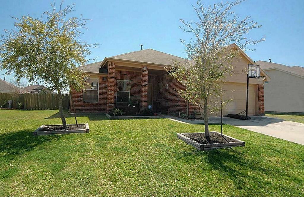 4308 Brazos Bend Dr, Pearland, TX 77584