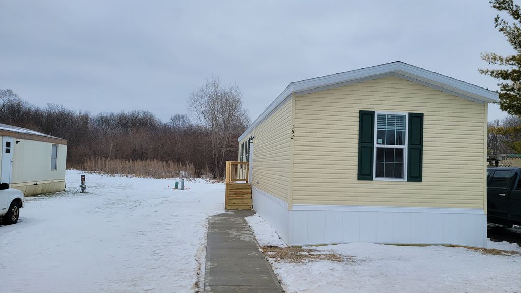 16751 Turner Rd #152, Lansing, MI 48906