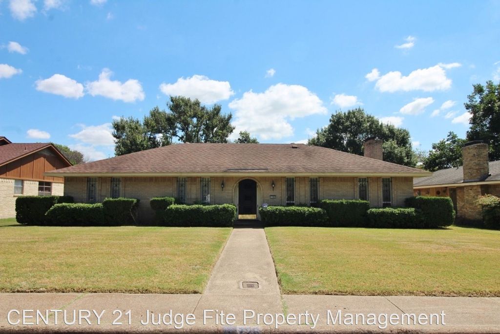 726 Ridge Crest Dr, Duncanville, TX 75116