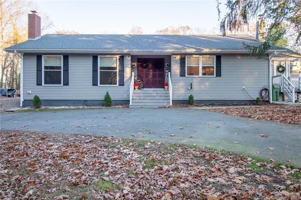 1604 Bartholomew Rd, Middletown, CT 06457