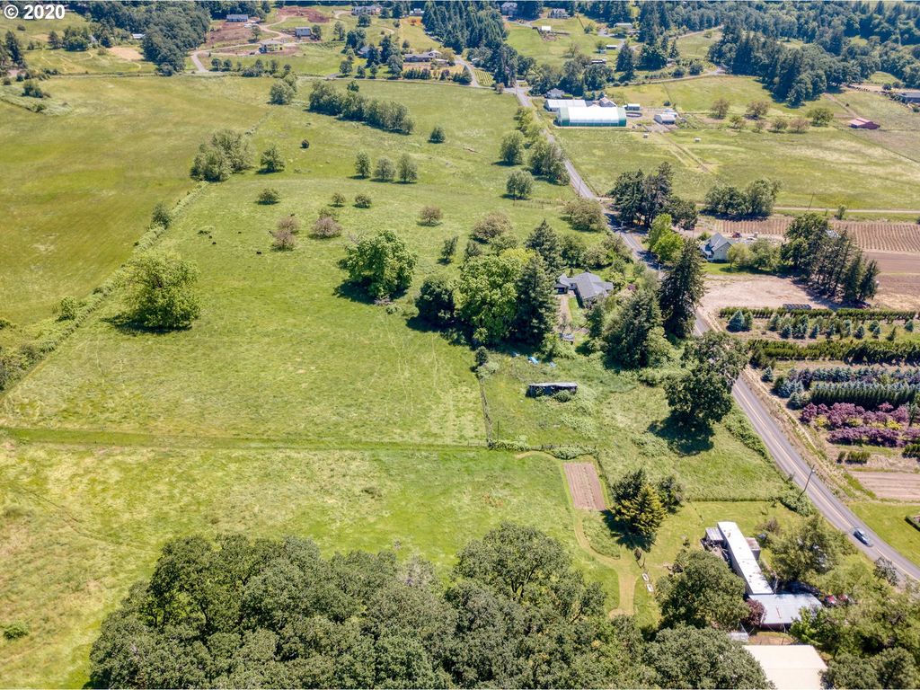 30575 NE Fernwood Rd, Newberg, OR 97132