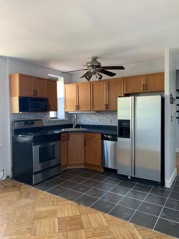 164 Ogden Ave #405, Jersey City, NJ 07307
