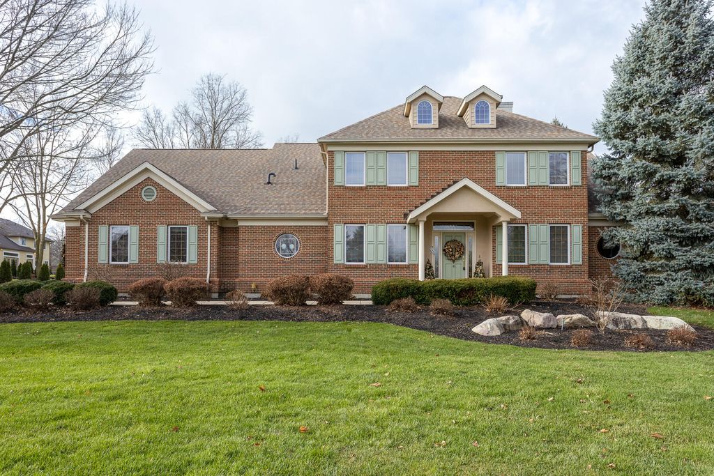 130 Countryside Dr N, Troy, OH 45373