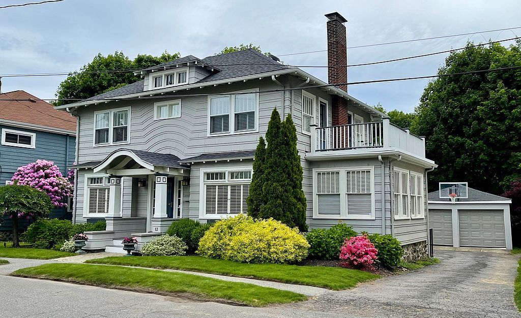 13 Mystic Rd, Marblehead, MA 01945