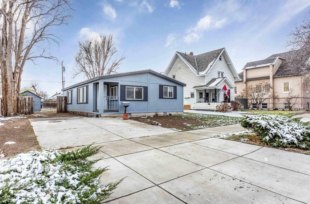 11 W 2nd Ave, Kennewick, WA 99336