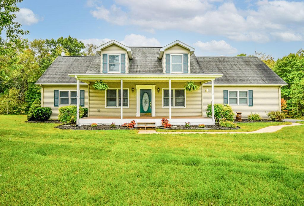 10421 Pauline Dr, Jackson, MI 49201