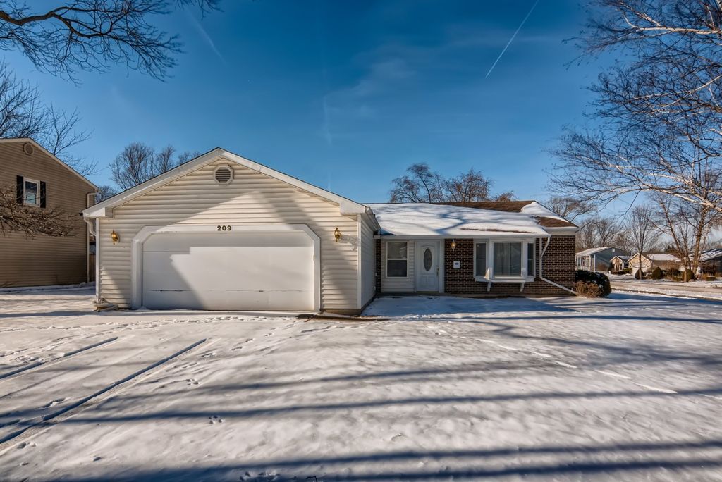 209 E Timberlane Dr, Palatine, IL 60067