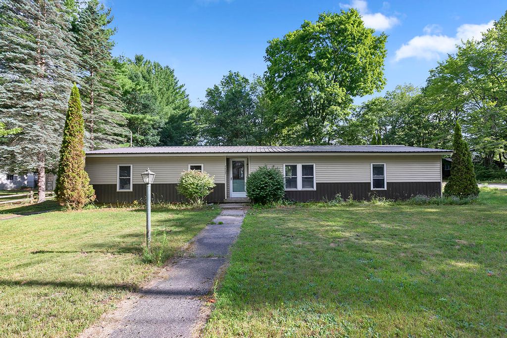 2402 Mohawk Dr, Cadillac, MI 49601 Trulia