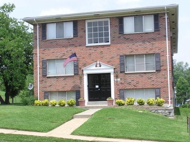 7271 Lyndover Pl, Saint Louis, MO 63143