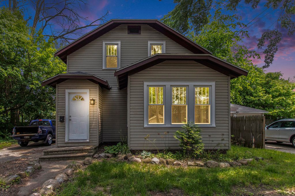 1809 Race St, Kalamazoo, MI 49001