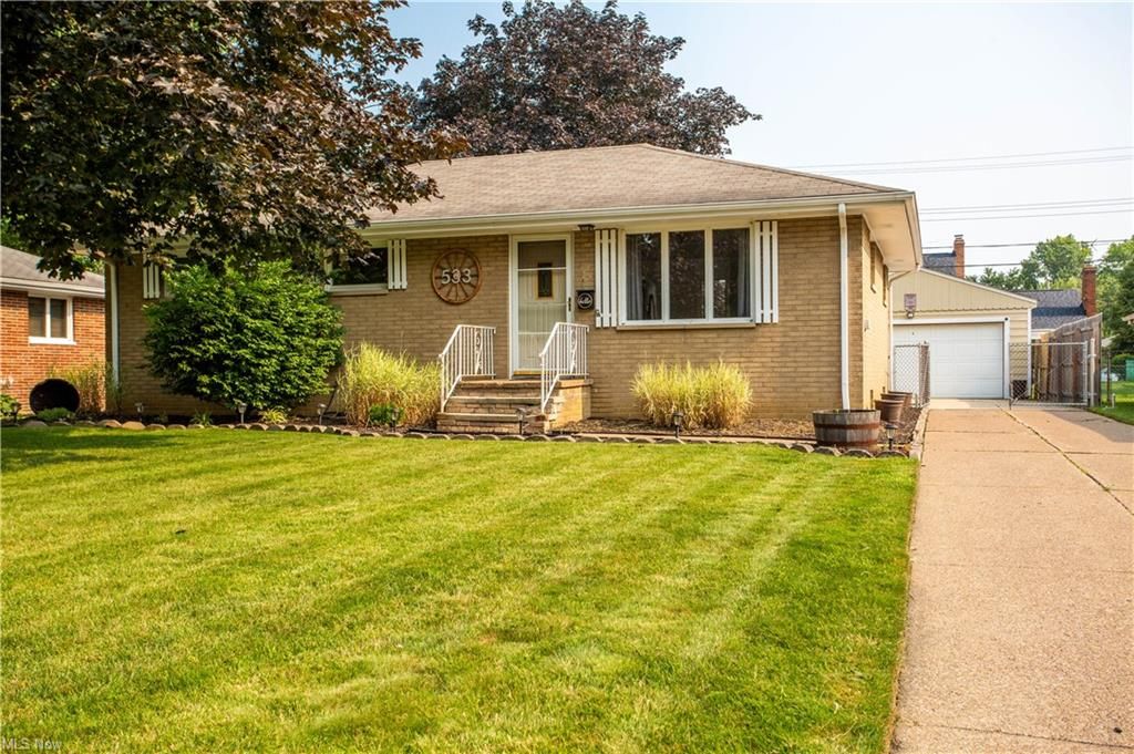533 High St, Elyria, OH 44035