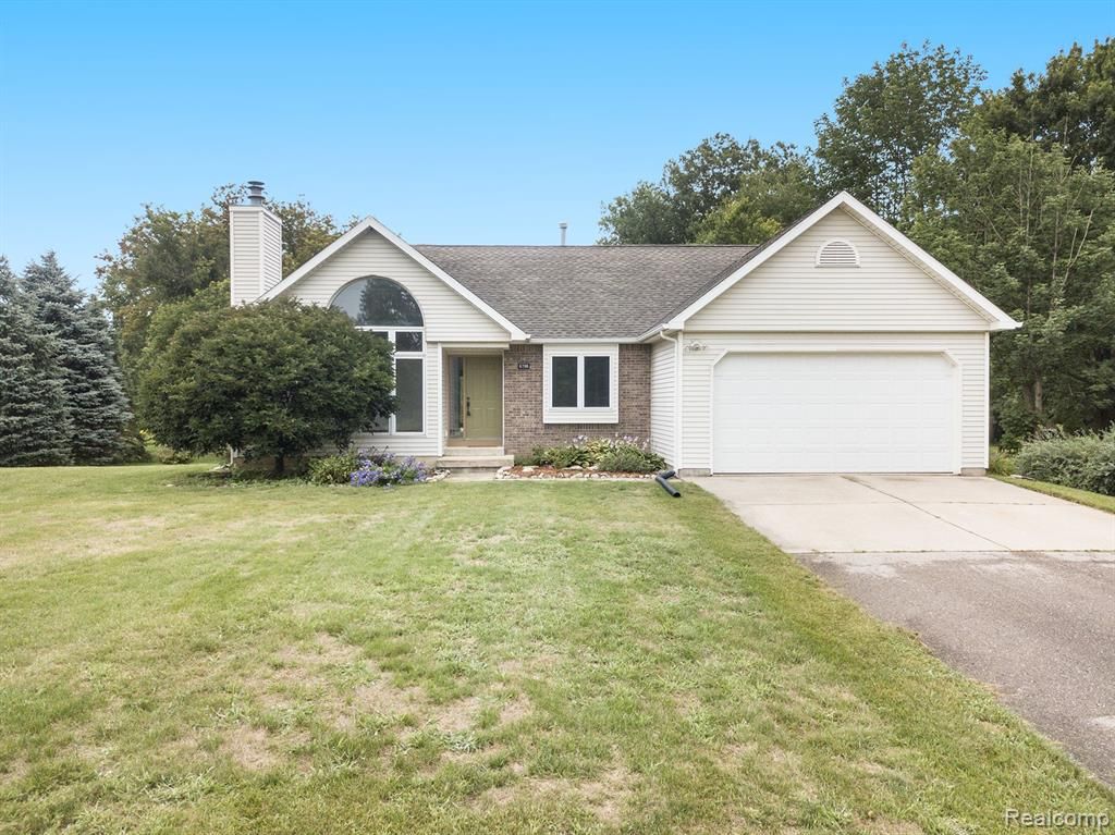 6796 Fowlerville Rd, Fowlerville, MI 3 Bed, 2 Bath SingleFamily Home