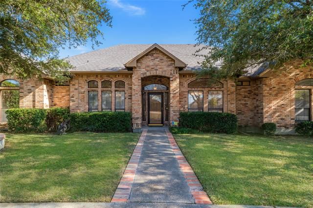 904 Valley View Ave, Red Oak, TX 75154