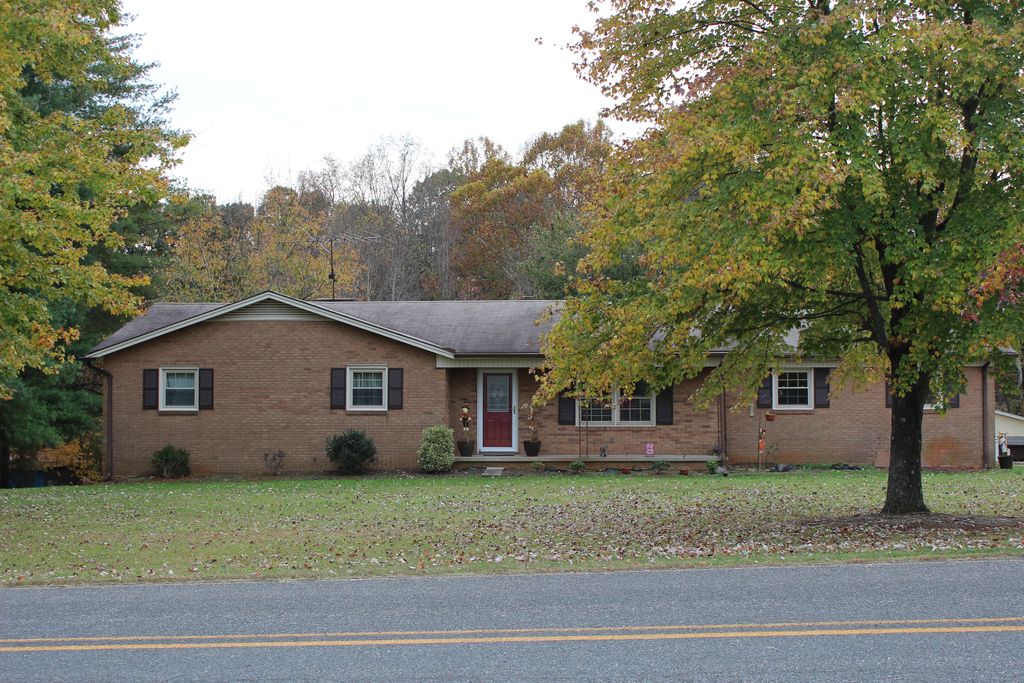 153 Gilbert Rd, Statesville, NC 28677