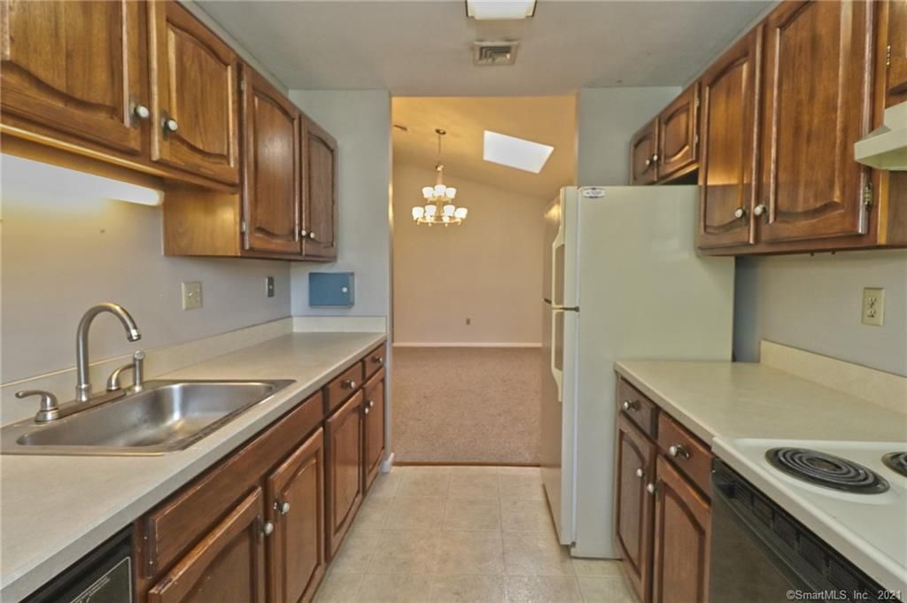 164 Pheasant Ln #164, Branford, CT 06405