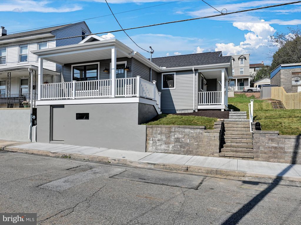 1334 Mount Hope Ave, Pottsville, PA 17901