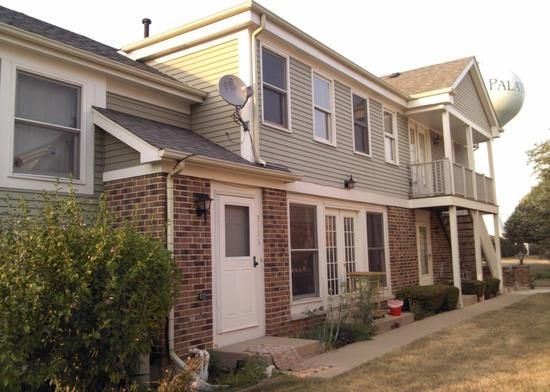 2156 N Coach Rd, Palatine, IL 60074